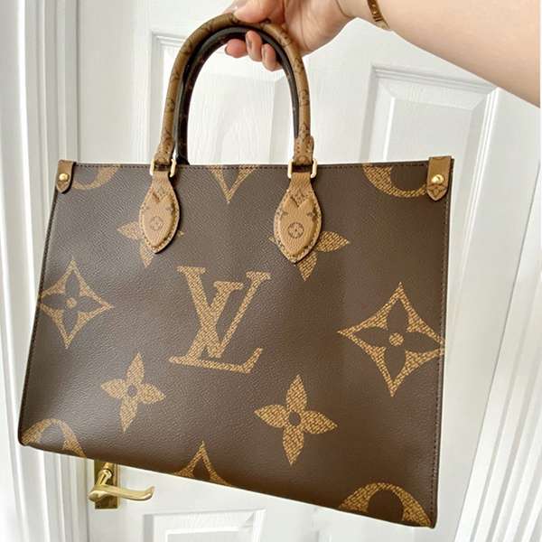 21ss在庫有!ルイヴィトン オンザゴー MM リバース トートバッグ 偽物 M45321